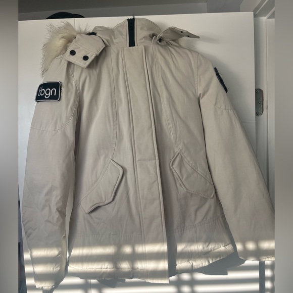 Toboggan Women’s Winter Jacket - Picture 2 of 8